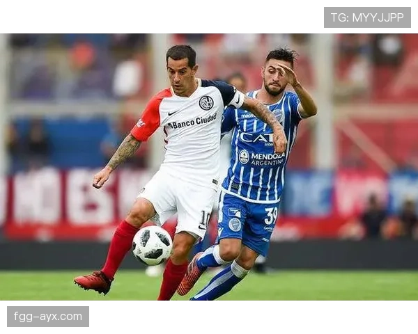 里斯本竞技持续保持控球战术，展现出强大的中场控制力和稳定表现